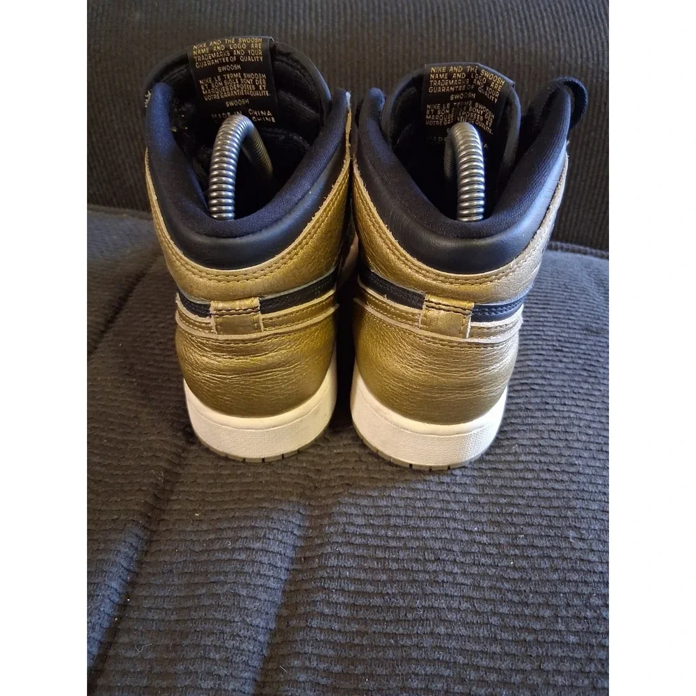 Nike Air Jordan 1 Retro High‎ OG Metallic Gold Black FD1437-071 Kids Size 4Y